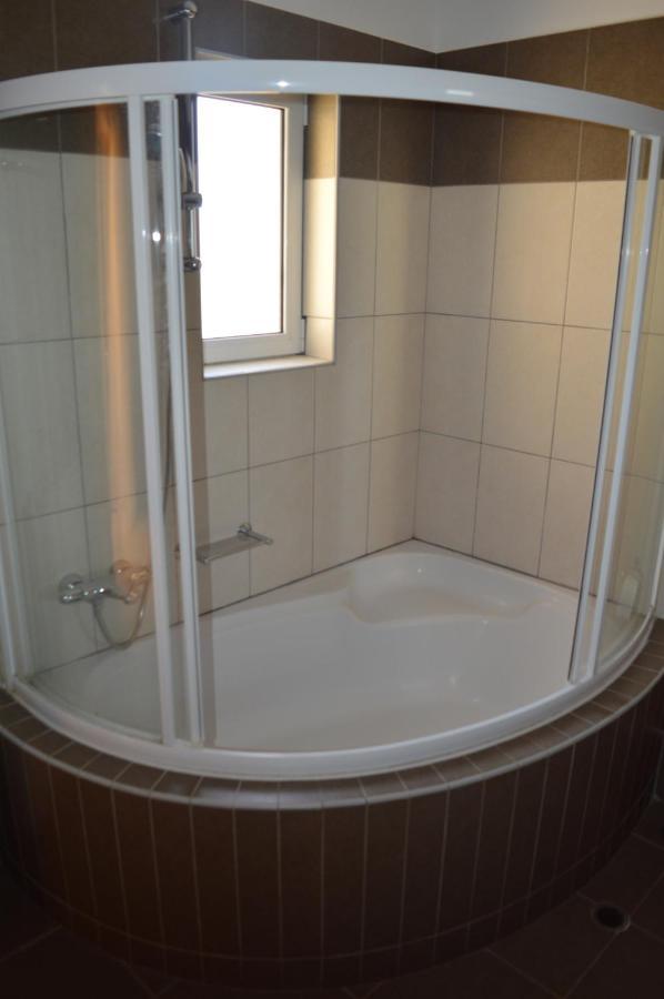 Villa Avatos - Near To The Port Of Rafina And The Airport Of Athens Agios Spyridon  Ngoại thất bức ảnh